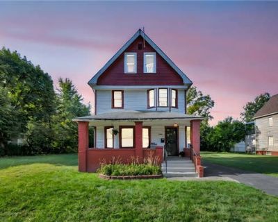 3 Bedroom 1BA 2028 ft Single Family Home For Sale in CLEVELAND, OH