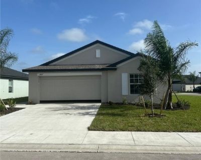 4 Bedroom 2BA 1817 ft Apartment For Rent in North Fort Myers, FL