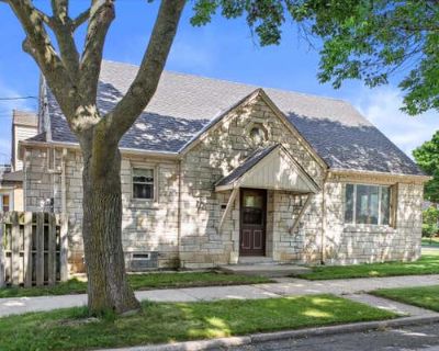 3 Bedroom 1BA 1754 ft Single Family Home For Sale in MILWAUKEE, WI