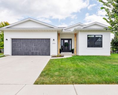 2935 Glendale Lane. Property for Rent in Normal, IL for $2,900 with 3 bedrooms and 2 full baths. This 3,354 square foot property was built in 2021.. Welcome to this modern, move-in ready home that blends comfort and style. With an open-concept layout and vaulted ceilings, the spacious gathering area is perfect for entertaining or relaxing with family. Kitchen Highlights: Soft-close white shaker...