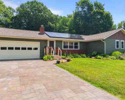 3 Bedroom 1BA 1488 ft Single Family Home For Sale in SOUTH BURLINGTON, VT