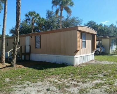 2 Bedroom 1BA 700 ft Mobile Home For Rent in Crystal River, FL