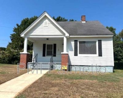 2 Bedroom 1BA 900 ft Pet-Friendly Apartment For Rent in Winnsboro Mills, SC
