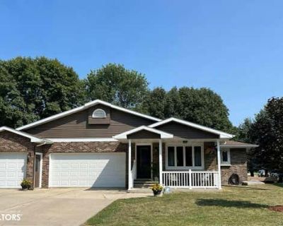 5 Bedroom 3BA 1780 ft Single Family Home For Sale in CLEAR LAKE, IA