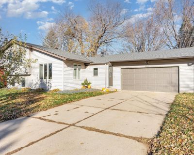 3 Bedroom 2BA 2656 ft Single Family House For Sale in Northfield, MN