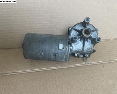 Wiper motor for bug 113955113E Tests Good