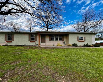 3 Bedroom 2BA 1612 ft Apartment For Rent in Hot Springs, AR