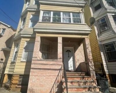 3 Bedroom 1BA Single Family House For Rent in Newark, NJ