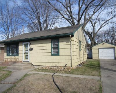 2 Bedroom 1BA 810 ft Pet-Friendly Single Family Home For Rent in Brookings, SD