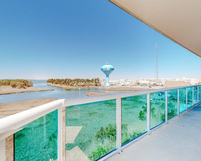 3 Bedroom 2BA Condo Vacation Rental in Sunset Pointe 303, Ocean City, MD