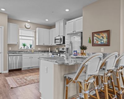 3 Bedroom 2BA 2140 ft Pet-Friendly Townhouse For Sale in Woodbury, MN