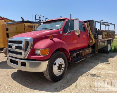 2006 (unverified) Ford F-650 4x2 Crew Cab Flatbed Truck