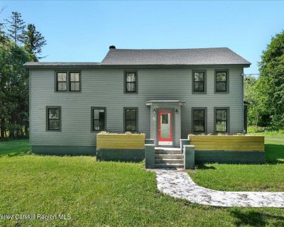 4 Bedroom 3BA 2128 ft Single Family House For Sale in Greenville, NY
