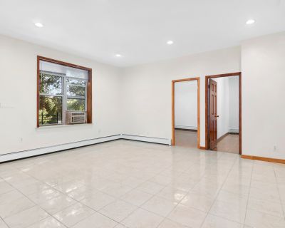 2 Bedroom 1BA 800 ft Condo For Rent in Brooklyn, NY