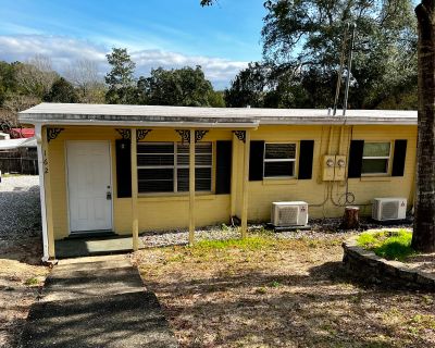 1 Bedroom 1BA 634 ft House For Rent in Valparaiso, FL