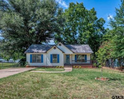 3 Bedroom 2BA 1232 ft Apartment For Rent in Smith County, TX