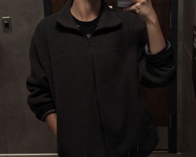 Lawrence - Needs an Apartment on iROOMit or a Room