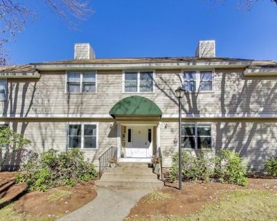 Main St Unit B, Hudson, Condo For Sale