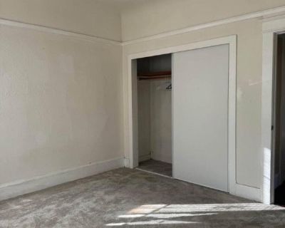 Unfurnished Room for Rent - Relax in comfort