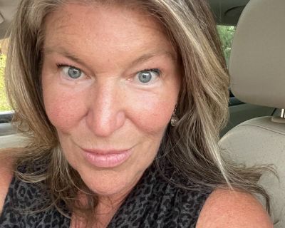 $1,200 /month. Age: 54 * Smoker?: No * Any pets?: No * Occupation: Professional * Gender: Female. Smoking room acceptable. Pets are fine. No preference specified. Looking in: Cave Creek , Chandler , Phoenix , Scottsdale. looking for chill roomie with good energy. no smoke no drama not a party animal but still can have fun. Must be Tidy. Need excellent communication and boundaries. Would like to...