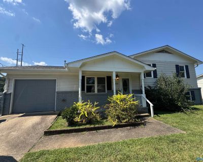 5 Bedroom 2BA 1650 ft Apartment For Rent in Huntsville, AL