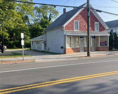 Commercial Property For Rent in Center Moriches, NY