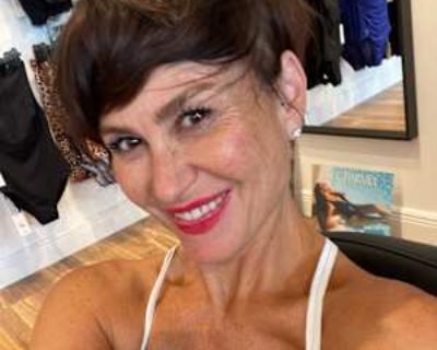 Non-smoker * Has a dog. Budget: $1,300 per month. Ready to move: January 1. Looking for myself. I am a professional. Have been renting a house with my sister in Boca . Our lease is up end of December. Unfortunately cannot afford to rent the entire house myself & want to stay in close to my salon suite . Feel free to contact me by phone.