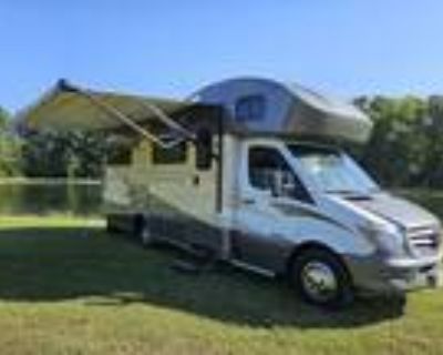 2016 Winnebago Navion 24J