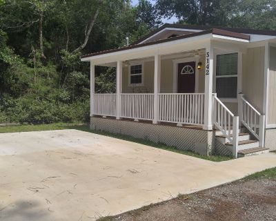 1 Bedroom 1BA 700 ft Pet-Friendly House For Rent in Pensacola, FL