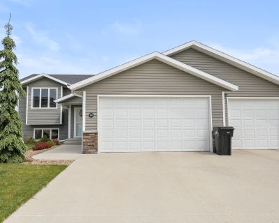 4 Bedroom 3BA 2316 ft Single Family House For Sale in Bismarck, ND