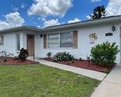 2 Bedroom 2BA 1504 ft Furnished Apartment For Rent in Venice Gardens, FL