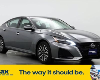 Used 2023 Nissan Altima SV