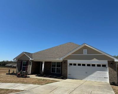 Private room with own bathroom in a House, Harvest, AL 35757