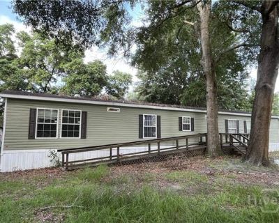 5 Bedroom 2BA 2432 ft Manufactured Home For Sale in JESUP, GA