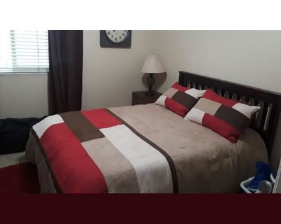 Room for Rent in 3 bedrooms House, Corona, California