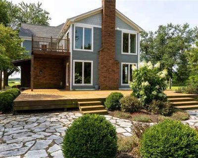 3 Bedroom 3BA 2700 ft Single Family Home For Sale in TRIMBLE, MO