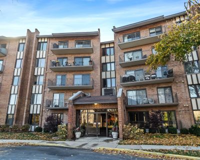 2 Bedroom 2BA 1625 ft Condo For Sale in Willowbrook, IL