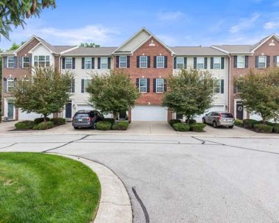3 Bedroom 4BA 1879 ft Condominium For Sale in FISHERS, IN
