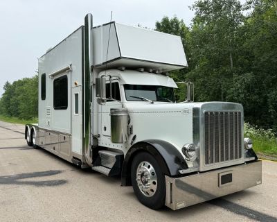379 Peterbilt Extended Hood Toterhome