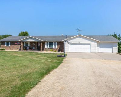 4 Bedroom 4BA 3052 ft Single Family Home For Sale in GUTTENBERG, IA