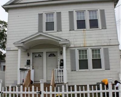 2 Bedroom 1BA 1000 ft Multifamily House For Rent in Bridgeport, CT