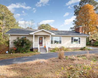 3 Bedroom 2BA 1761 ft Single Family House For Sale in Kenly, NC