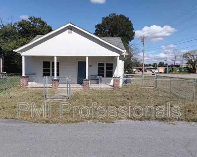 2 Bedroom 1BA 840 ft Pet-Friendly Apartment For Rent in Tullahoma, TN