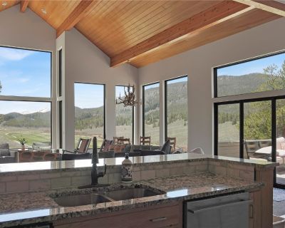 8 Bedroom 8BA 7016 ft Single Family Home For Sale in Keystone, CO