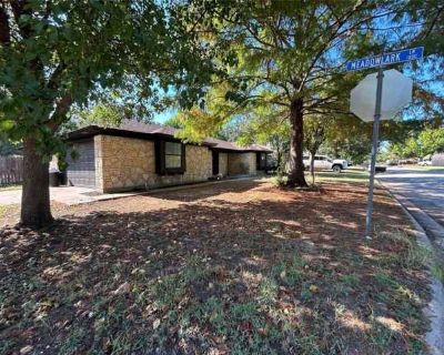 3 Bedroom 2BA 1481 ft Pet-Friendly Apartment For Rent in Granbury, TX