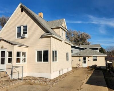 Rd Ave Nw, Mandan, Home For Sale