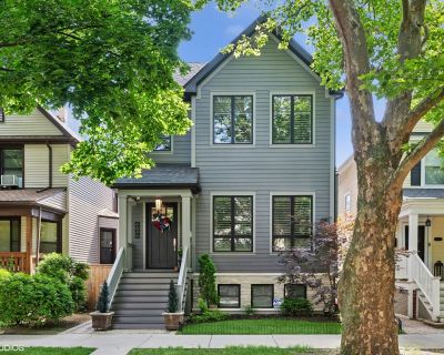 7 Bedroom 4BA 4600 ft Single Family House For Sale in Chicago, IL