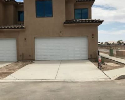 3 Bedroom 2.5BA 1464 ft Pet-Friendly Apartment For Rent in Yuma, AZ