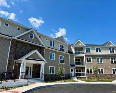 1 Bedroom 1BA 1145 ft Condominium For Sale in EAST GREENWICH, RI