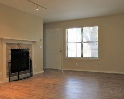 2 Bedroom 1BA 900 ft Pet-Friendly Apartment For Rent in Oklahoma City, OK